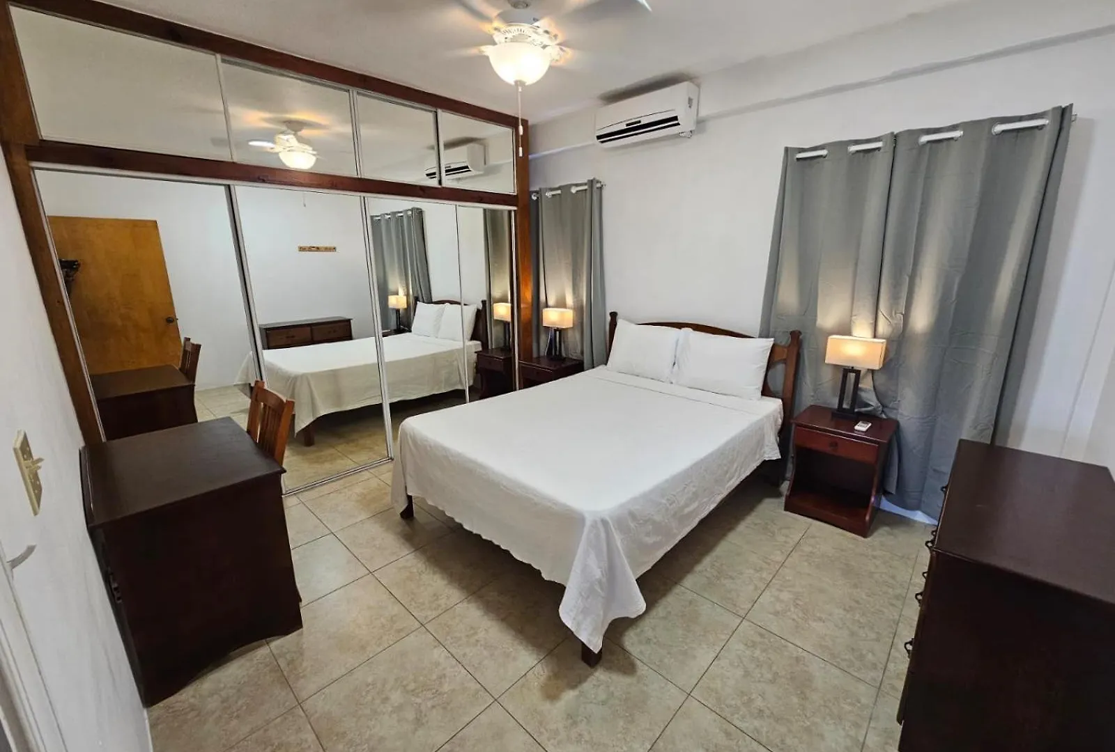 Aurela Residences Cedar Grove 0*,